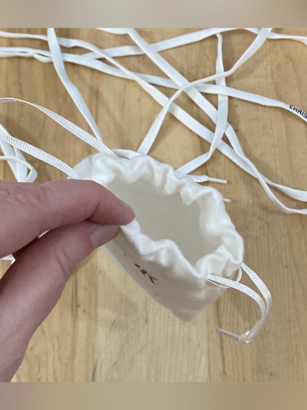 Dior White Logo Shoelaces Spare Replacement Pair with Branded Dust Bag - Picture 4 of 7